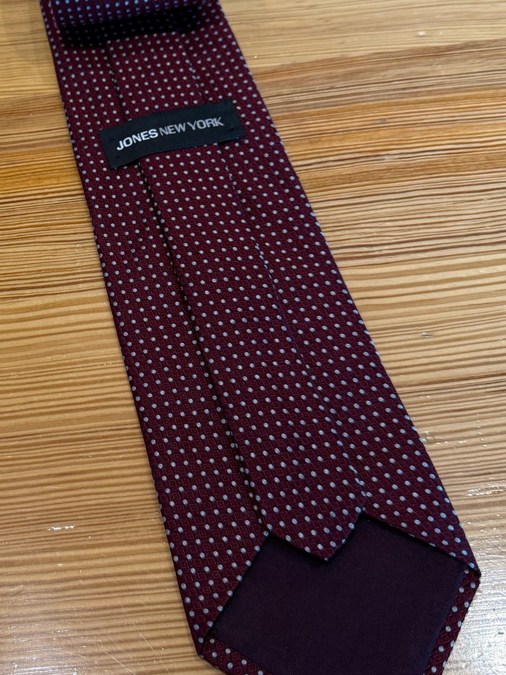 Jones New York 100% Silk Men’s Tie Burgundy Red Silver Dot Geometric 58.5”